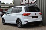 Volkswagen Touran 1.5 TSI DSG Highline R-Line LED/ACC/Keyles, Automaat, Zwart, 4 cilinders, 150 pk