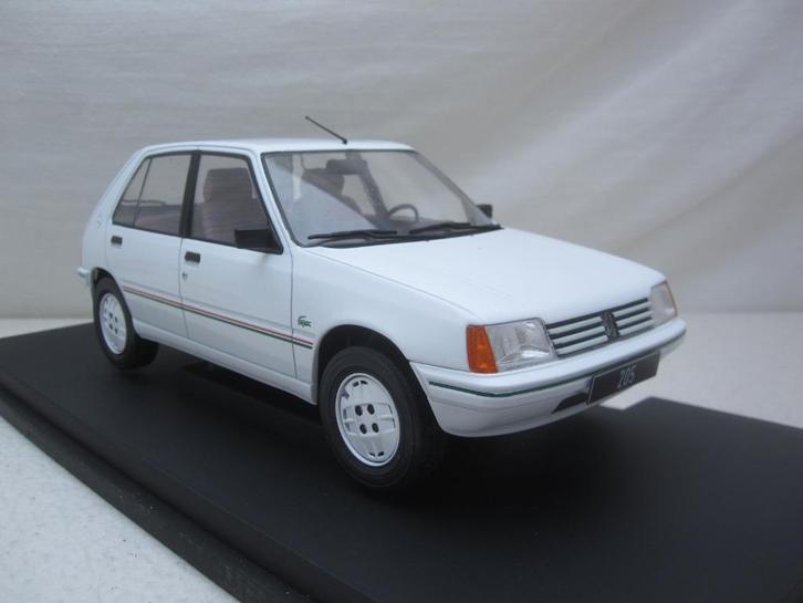 Peugeot 205 Lacoste 1984  1:18 MCG, Hobby en Vrije tijd, Modelauto's | 1:18, Nieuw, Auto, Overige merken, Ophalen of Verzenden