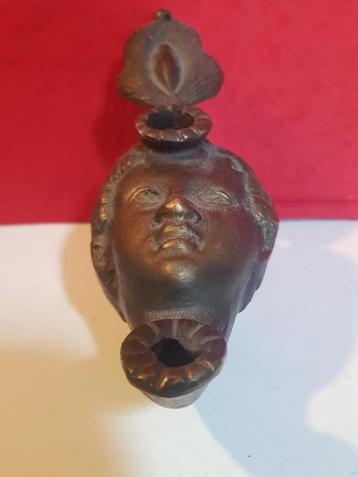 Bronzen olielamp naar Romeins voorbeeld  beschikbaar voor biedingen