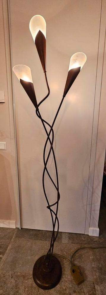 Vintage Massive vloerlamp met 3 lampen beschikbaar voor biedingen