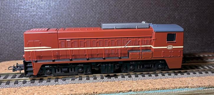 ROCO NS 2200 serie bruin digitaal NIEUW in OVP., Hobby en Vrije tijd, Modeltreinen | H0, Nieuw, Locomotief, Gelijkstroom, Roco