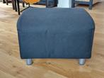 Klippan poef (Ikea) met zwarte hoes, Huis en Inrichting, Banken | Voetenbanken en Poefen, Ophalen, Gebruikt, Klippan ikea, Stof