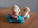 Sylvanian families tweeling hond/babies/labrador speelauto, Ophalen of Verzenden, Zo goed als nieuw