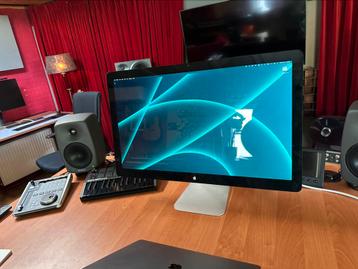 Apple cinema scherm 27 inch met USB C adapter beschikbaar voor biedingen