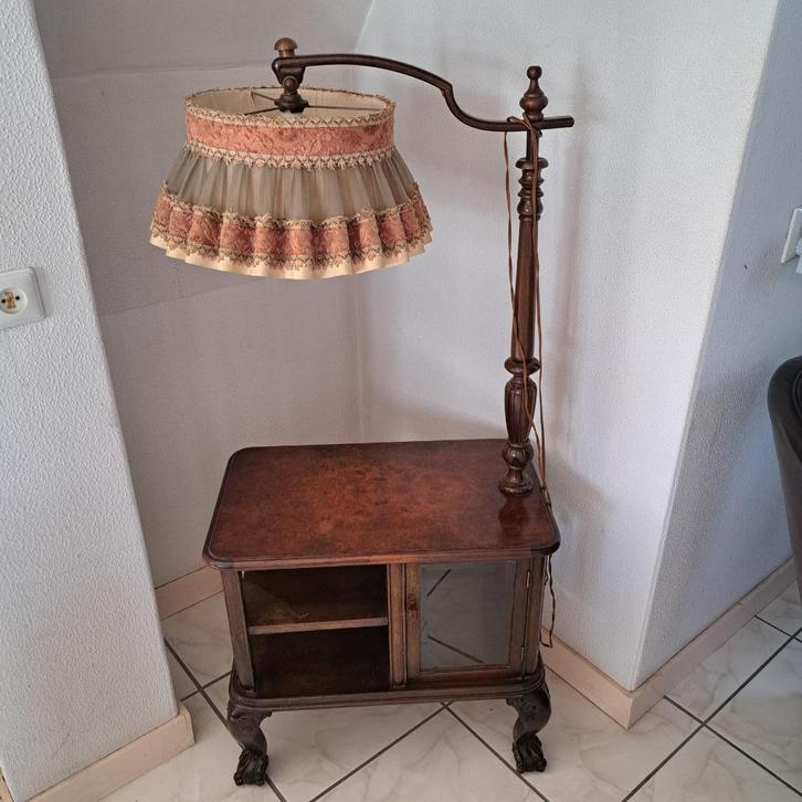 Antiek theekastje met lamp, Antiek en Kunst, Antiek | Meubels | Kasten, Ophalen