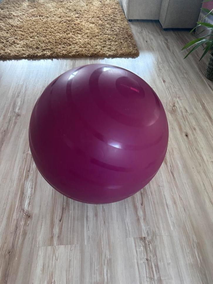Paarse Gymbal - Perfect voor Yoga!, Sport en Fitness, Yoga en Pilates, Gebruikt, Yoga-accessoire, Ophalen