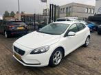 Volvo V40 1.6 T2 120pk Kinetic Climate-Cruisecontrol Navigat, Auto's, Volvo, Voorwielaandrijving, Gebruikt, 4 cilinders, Wit