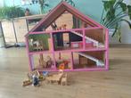 Zelfgemaakt groot poppenhuis inclusief meubilair en poppen, Ophalen, Gebruikt, Poppenhuis