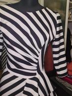 Cayma Closet vrouwelijke jurk zwart wit mooie rug maat 42, Verzenden, Zwart, Maat 42/44 (L), Zo goed als nieuw