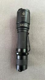 Fenix TK 16 zaklamp professioneel, Caravans en Kamperen, Zaklampen, Ophalen of Verzenden, Zo goed als nieuw, Batterij