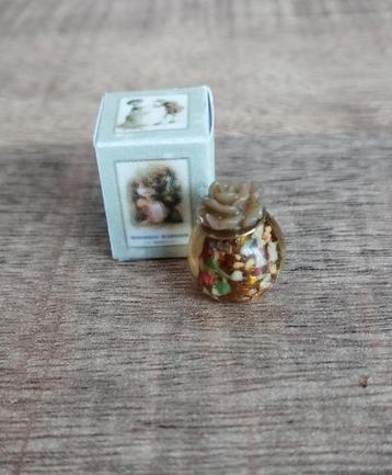 DOOSJE MET MOOI POTJE VOOR POPPENHUIS 1:12 beschikbaar voor biedingen