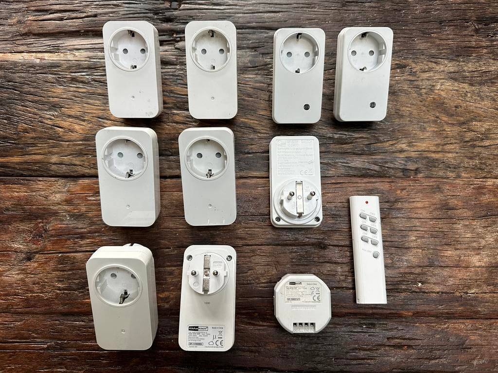 Div. Slimme stekkers schakelaars afstandsbediening, Ophalen of Verzenden, Zo goed als nieuw, Stekker