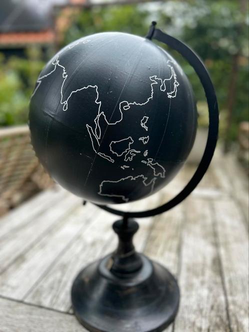 Rivièra Maison wereldbol zwart, Huis en Inrichting, Woonaccessoires | Wereldbollen, Zo goed als nieuw, Ophalen of Verzenden