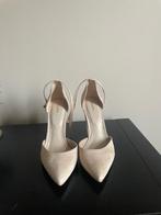 crème/beige hakken van Aldo, Beige, Ophalen of Verzenden, Zo goed als nieuw, Schoenen met hoge hakken