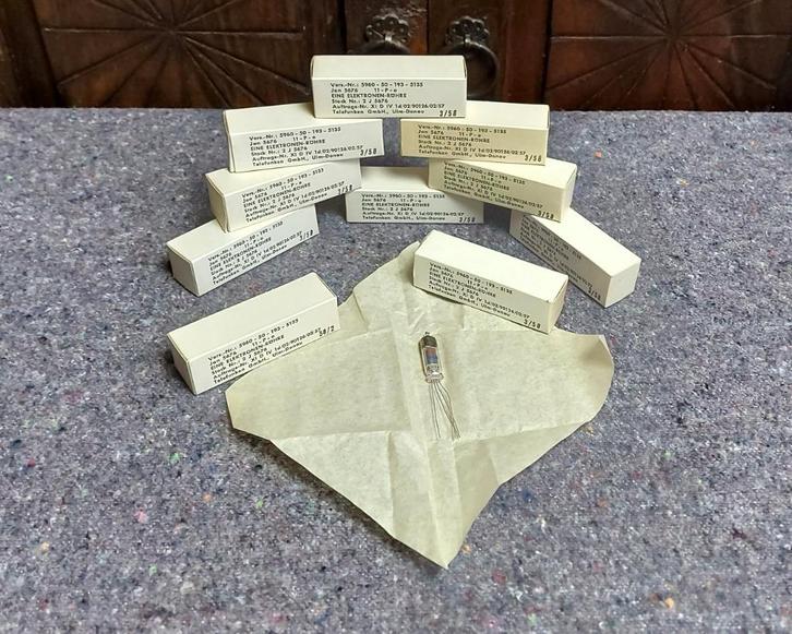 Telefunken 5676 Subminiature Triode [1958 NOS] 10 stuks, Hobby en Vrije tijd, Elektronica-componenten, Nieuw, Ophalen of Verzenden