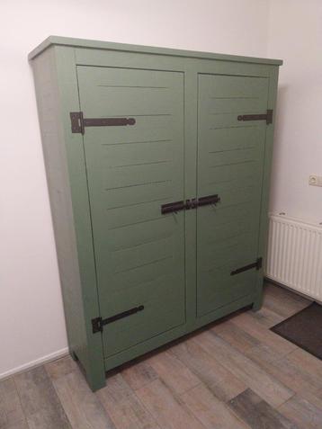 Kledingkast grenen groen/blauw met planken beschikbaar voor biedingen