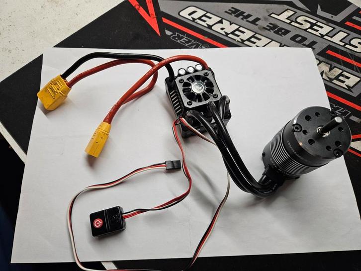 Hobbywing Max8 Combo SL-4268 2600kv, Hobby en Vrije tijd, Modelbouw | Auto's en Voertuigen, Zo goed als nieuw, Auto, Groter dan 1:32