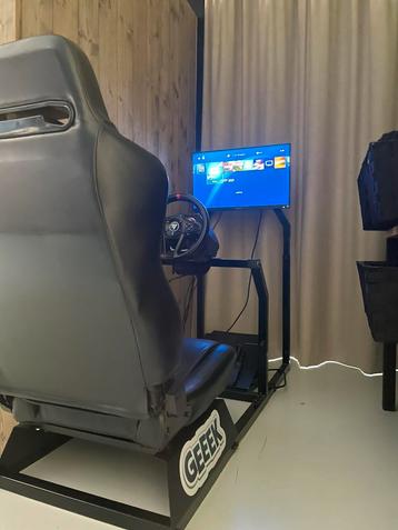 Geeek playseat met thrustmaster stuur en pedalen met ps4 beschikbaar voor biedingen