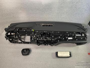 Skoda Superb 2024+ dashboard + airbag set stuur airbag passa beschikbaar voor biedingen