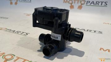 Mercedes-Benz Kachelkraan Koelvloeistofpomp A0005061500 beschikbaar voor biedingen