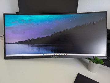 Mooie Raider 30inch 200hz curved 1ms gaming monitor beschikbaar voor biedingen