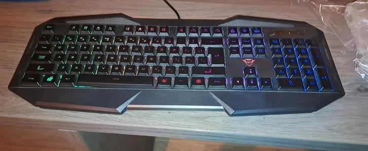 Trust toetsenbord GXT 830-RW, Computers en Software, Toetsenborden, Zo goed als nieuw, Gaming toetsenbord, Ophalen of Verzenden