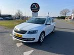 Skoda Octavia Combi 2015 * 1.6 TDI Elegance * AUTOMAAT * PAN, Euro 5, Gebruikt, 4 cilinders, Wit