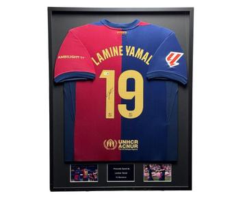 Lamine Yamal Barcelona 24/25 ingelijst thuis shirt beschikbaar voor biedingen