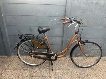 Zeer nette moederfiets Batavus 28 inch.3 versnellingen beschikbaar voor biedingen