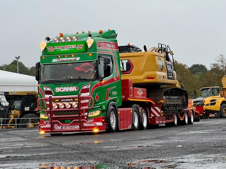 TEKNO SCANIA  NGR 660 MET 3 AS WIELKUIPDIEPLADER JAN MUES, Hobby en Vrije tijd, Modelauto's | 1:50, Nieuw, Bus of Vrachtwagen