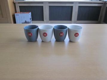Douwe Egberts 4 cappuccino mokken zonder oren D8,5cm H8,5cm beschikbaar voor biedingen