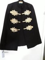 zwarte"cape" jas met armsgaten.voorpand goudkleurig design, Ophalen of Verzenden, Zo goed als nieuw