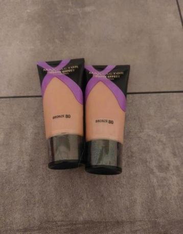 2 nieuwe Max Factor Smooth Effect Foundation ( advr 226) beschikbaar voor biedingen