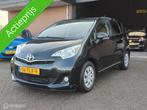 Toyota Verso S 1.3 VVT-i Aspiration PANO|CAMERA|NAVI|BLEUTOO, Auto's, Voorwielaandrijving, Euro 5, Stof, Gebruikt