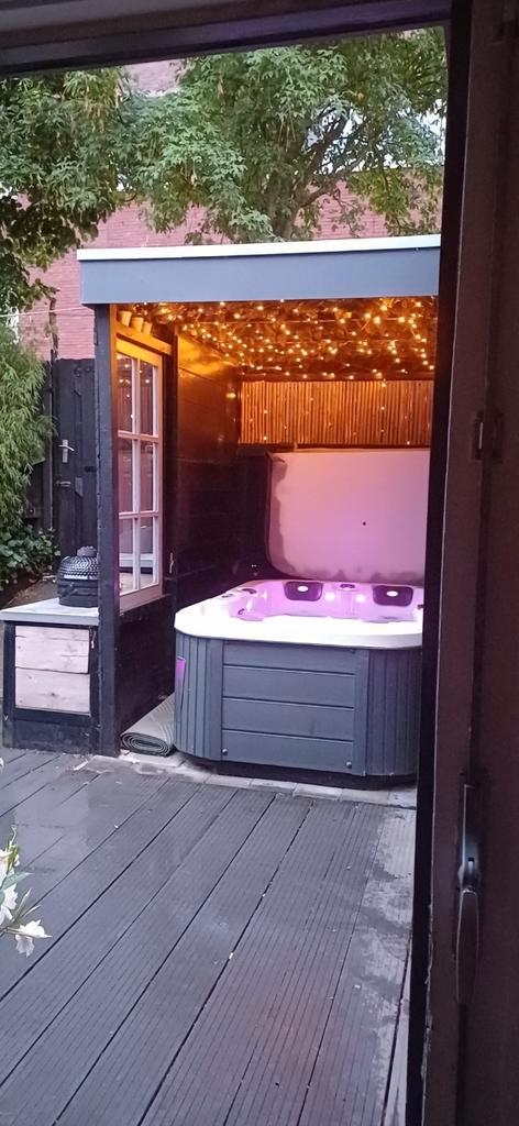 Compacte Jacuzzi met Balboa Verwarmingsyy- 2/3 Persoons, Tuin en Terras, Bubbelbaden en Hottubs, Gebruikt, Vast, Ophalen