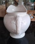 Mooie witte kan, Wit, Aardewerk of Porselein, Ophalen of Verzenden, Zo goed als nieuw