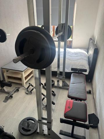 Complete home gym (materialen ook los verkrijgbaar) beschikbaar voor biedingen
