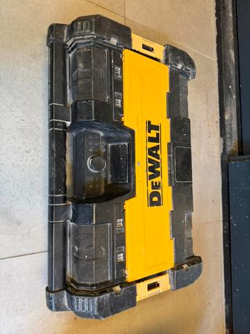 DeWALT bouwradio tough system DWST1-75659-QW dab+, bluetooth beschikbaar voor biedingen