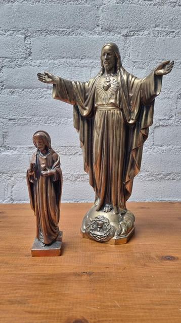 2 koperen heilige hart Jezusbeeldjes beschikbaar voor biedingen