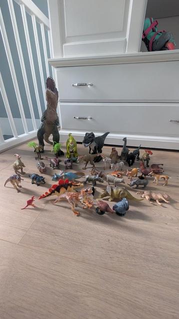 Dinosaurus Speelgoed Set beschikbaar voor biedingen