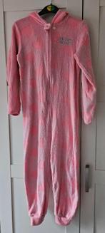 Te koop: roze meisjes onesie met hartjes maat 122, Overige typen, Meisje, YFK, Ophalen of Verzenden