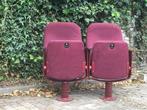 2 theater- bioscoop stoelen zitten aan elkaar vast, Ophalen