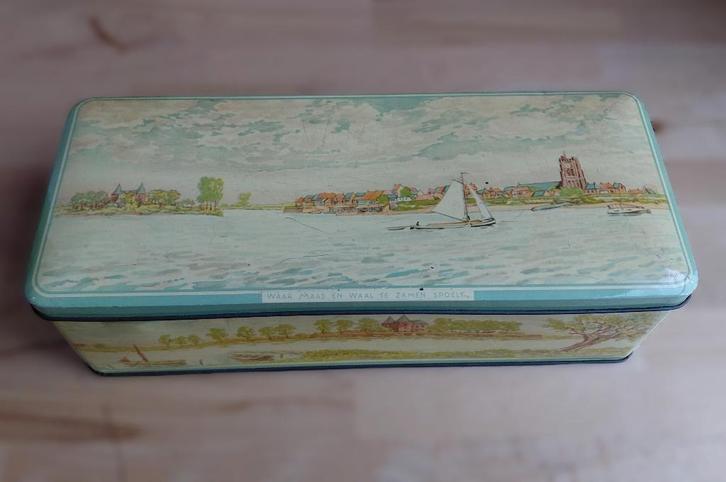 Koekblik De Bruin 'waar Maas en Waal te zamen spoelt', Verzamelen, Blikken, Gebruikt, Koek(jes), Ophalen of Verzenden