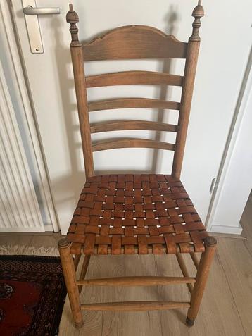 Vintage boerenstoel knopstoel stoel met leren zitting beschikbaar voor biedingen