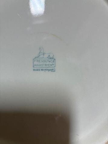 Antieke P. Regout Schaal, 28cm beschikbaar voor biedingen