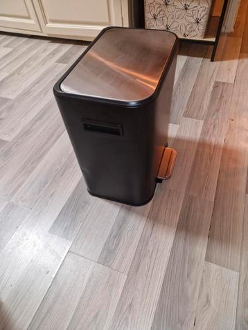 Zgan afval/pedaalemmer met dubbele bak. Afm.36x25x43, lxbxh  beschikbaar voor biedingen