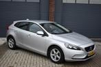 Volvo V40 1.6 D2 Momentum (bj 2015), Voorwielaandrijving, Euro 5, Stof, Gebruikt