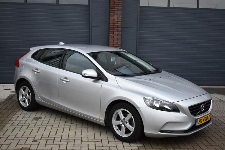 Volvo V40 1.6 D2 Momentum (bj 2015), Auto's, Volvo, Te koop, V40, ABS, Airbags, Airconditioning, Alarm, Boordcomputer, Centrale vergrendeling