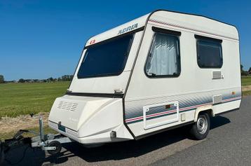 Mooie Adria optima inclusief voortent en fietsendrager. beschikbaar voor biedingen