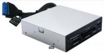Interne kaartlezer voor in een pc kast beschikbaar voor biedingen